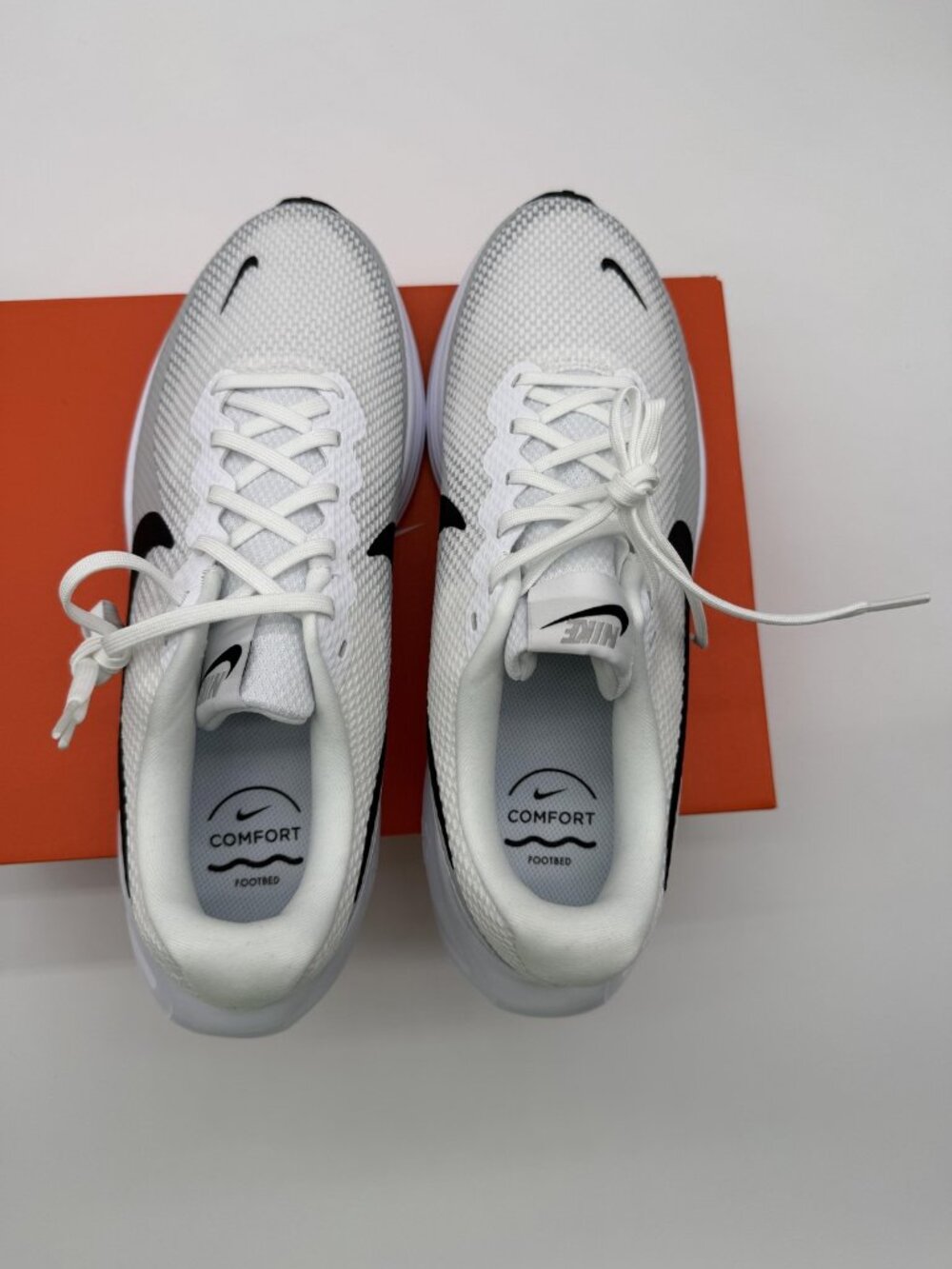 New Nike Revolution 8 Shoes Mens Size 10.5 White Platinum Running HJ9198 101 - Picture 6 of 9